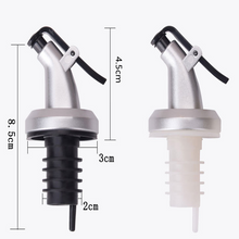Load image into Gallery viewer, Press Type Oil Guide Nozzle