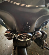 Load image into Gallery viewer, Skull Emblem Badge