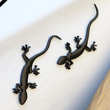 Load image into Gallery viewer, 2pcs Gecko Shape Metallic Emblem Fender Badge