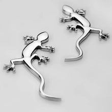 Load image into Gallery viewer, 2pcs Gecko Shape Metallic Emblem Fender Badge